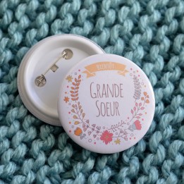 Badge Bientôt Grande Soeur - Couronne de fleurs