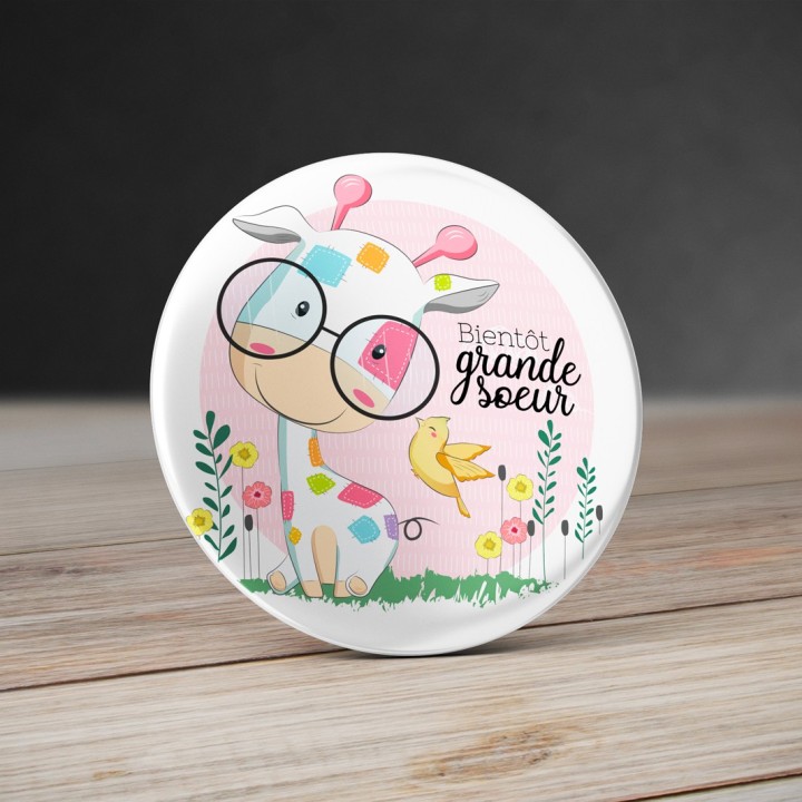 Badge Girafe Bientôt Grande Soeur