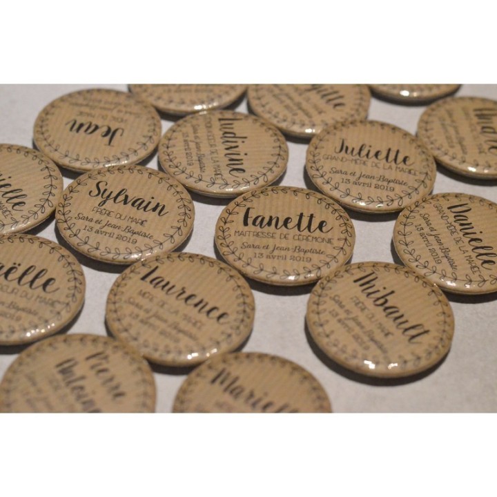 Badge personnalisable kraft pour mariage - Modèle couronne de feuilles