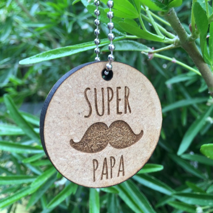 Porte-clé Super Papa Moustache en bois