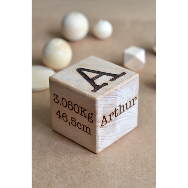 Cube en bois personnalisé
