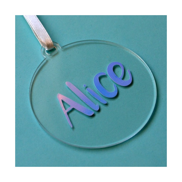 Découpe d'acrylique pour créer vos propres décorations de Noël.