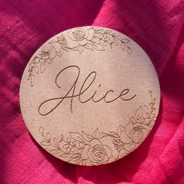 Carte Prénom Bébé en bois - Fleurs