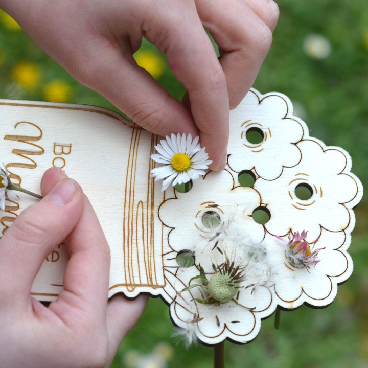 Carte Bouquet de Fleurs en bois - Cadeau Fête des mères personnalisé