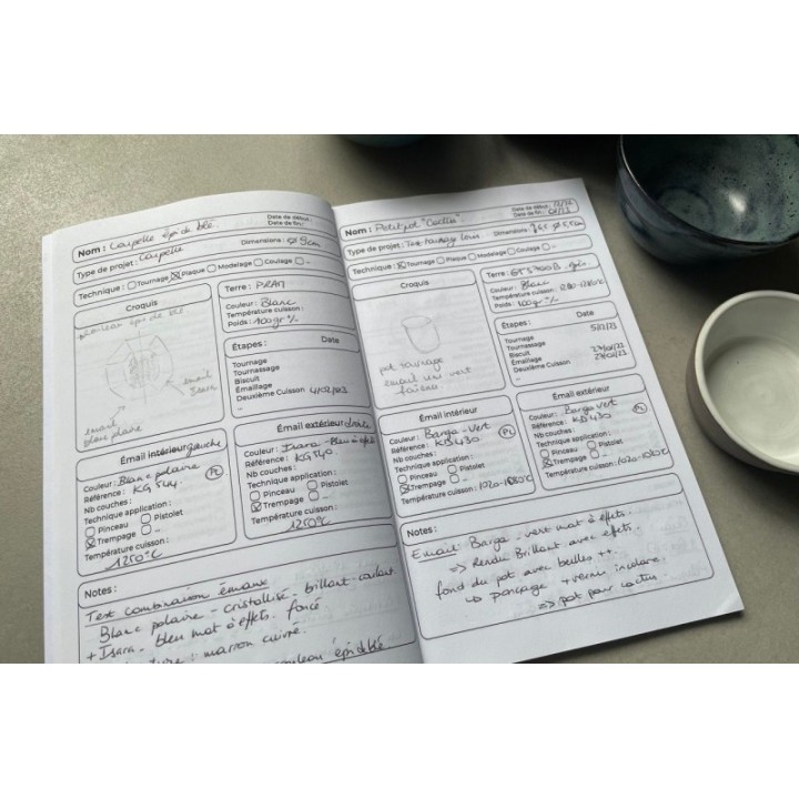 Carnet de Poterie à compléter - Journal de bord pour céramistes | 55 fiches projets - Bleu