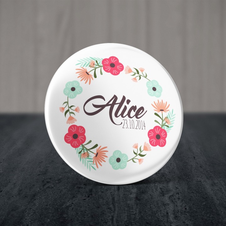 Badge couronne de fleurs avec prénom personnalisable
