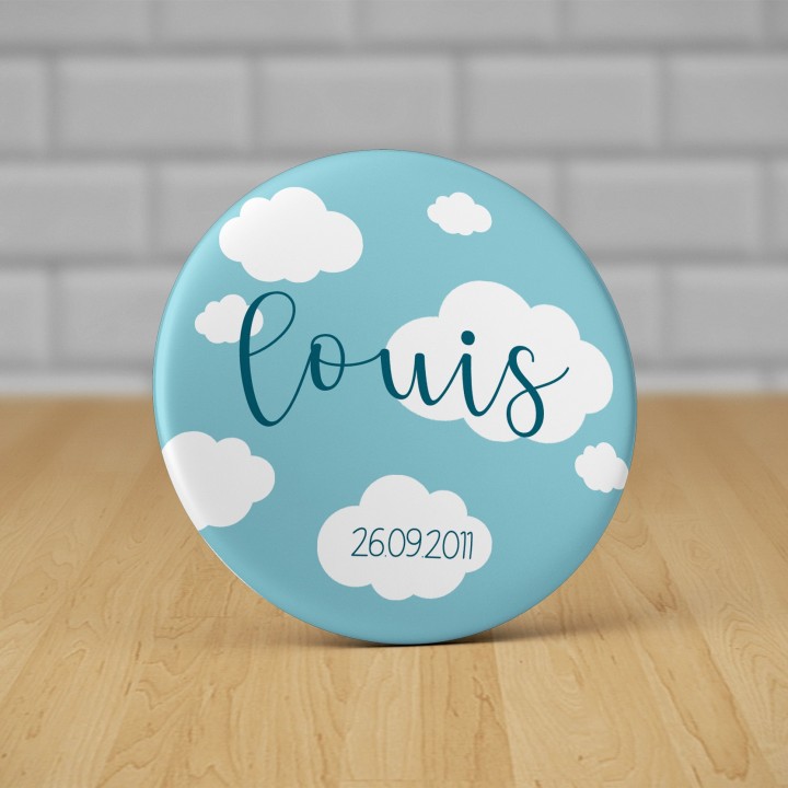 Badge Nuages avec prénom personnalisable - Modèle Bleu